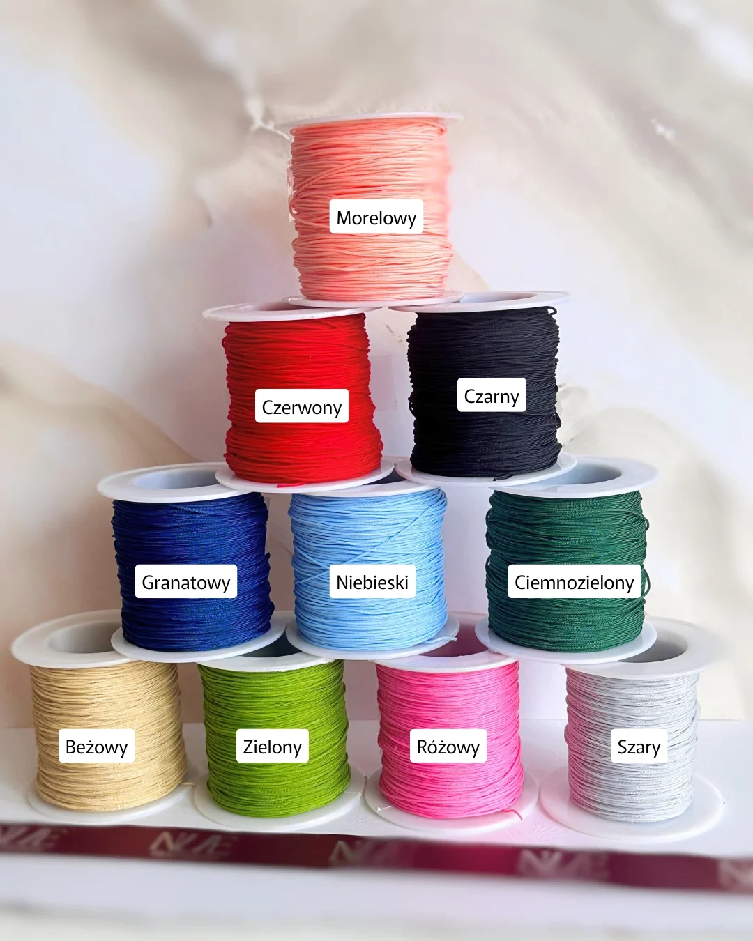 Kolory Sznurków Bransoletek — kopia.webp